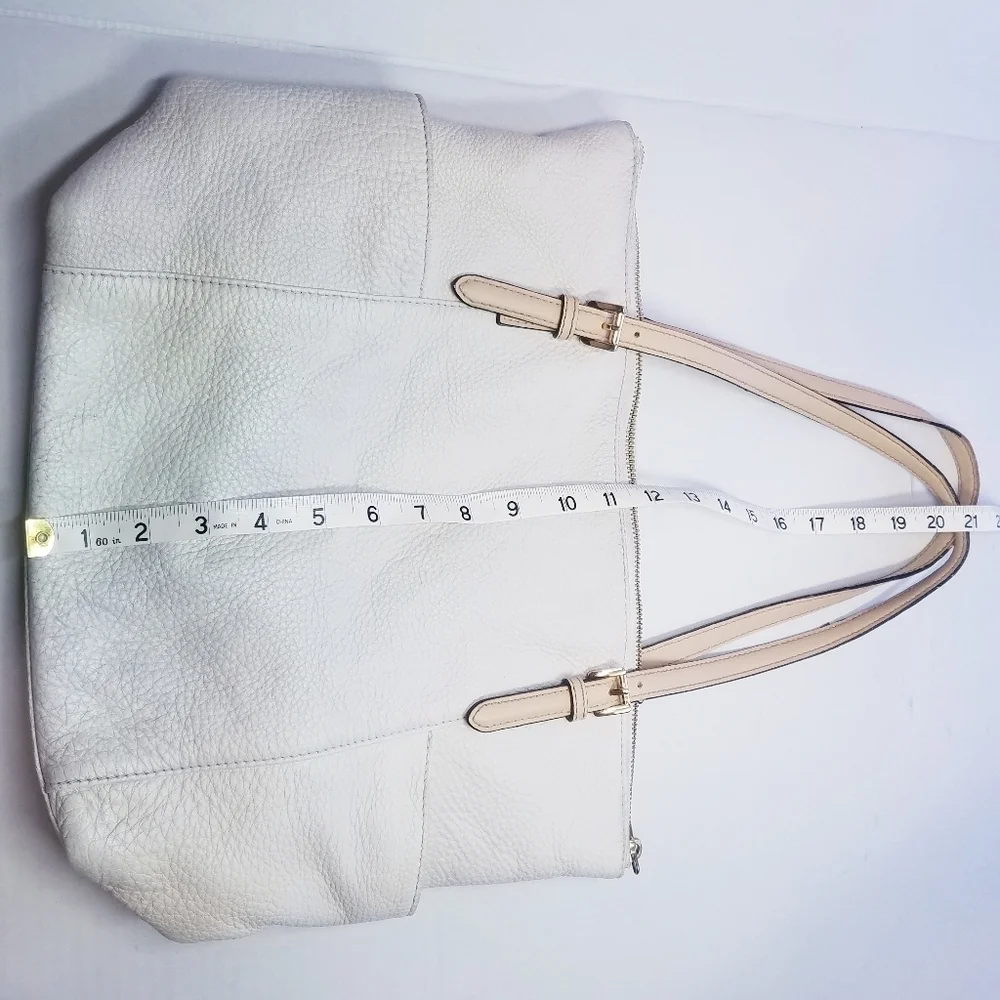 🌸Michael Kors | Ivory‎ Leather Medium Sized Bag